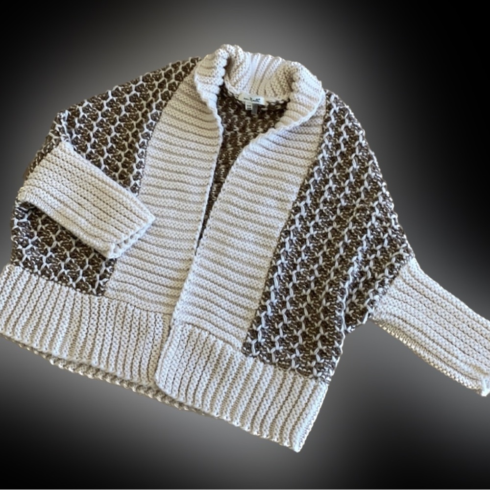 Simply Noelle-Warm and cozy, Cream and Tan Sweater Shrug